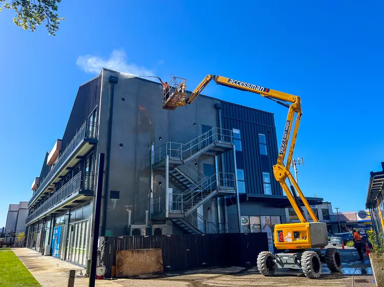 Commercial Building Softwash in Broadbeach